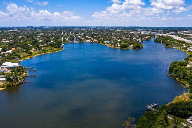 3815 S Lake Drive, Boynton Beach, FL 33435