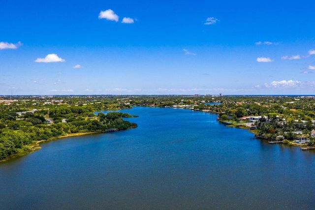 3815 S Lake Drive, Boynton Beach, FL 33435