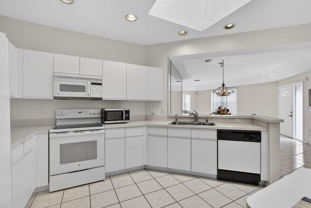 9868 D Summerbrook Terrace, Boynton Beach, FL 33437