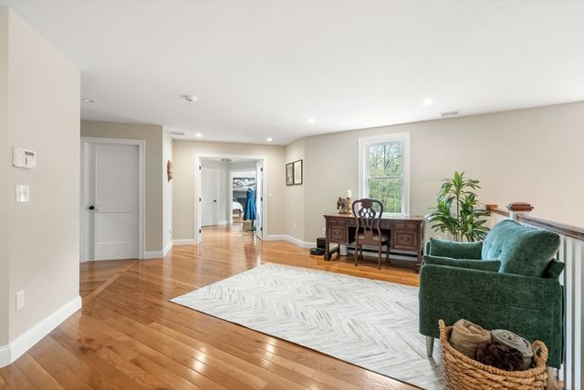 42 North St, Norfolk, MA 02056