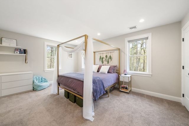 42 North St, Norfolk, MA 02056