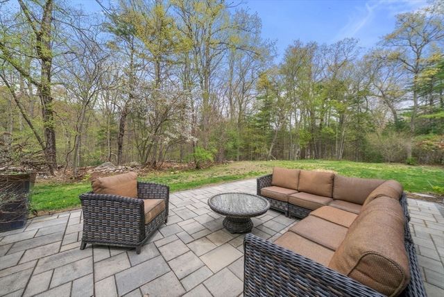 42 North St, Norfolk, MA 02056