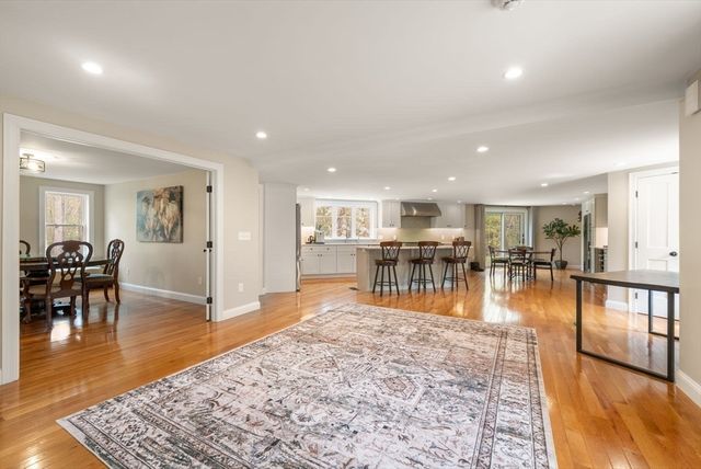 42 North St, Norfolk, MA 02056