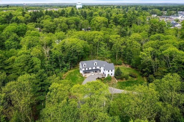 42 North St, Norfolk, MA 02056