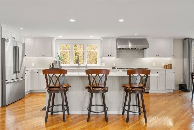 42 North St, Norfolk, MA 02056
