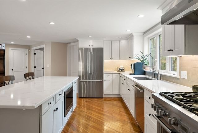 42 North St, Norfolk, MA 02056