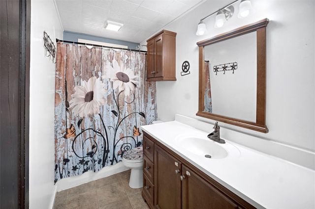 247 Blue Lake Drive, Huffman, TX 77336