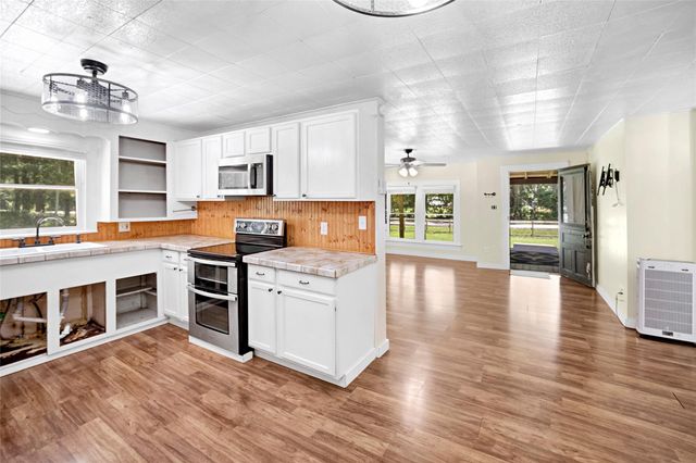 247 Blue Lake Drive, Huffman, TX 77336