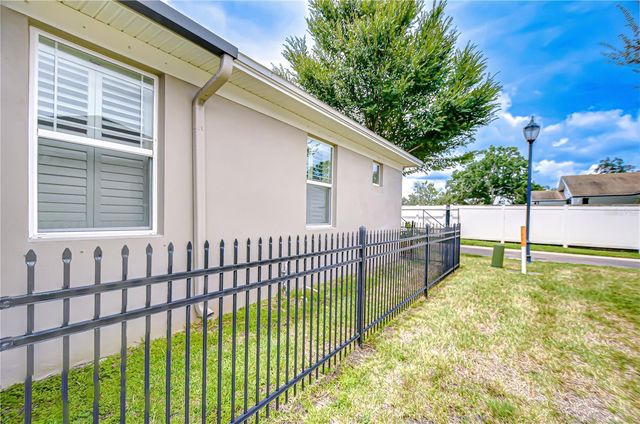 7013 BRIARHILL COURT, Tampa, FL 33625