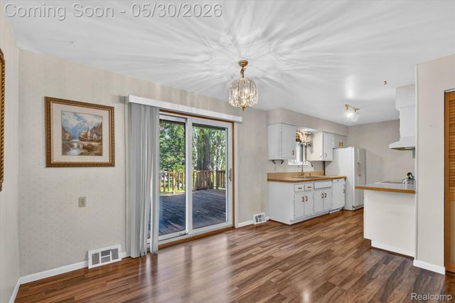 721 Robbinann Drive, Waterford Charter Township, MI 48328