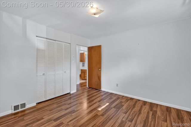 721 Robbinann Drive, Waterford Charter Township, MI 48328