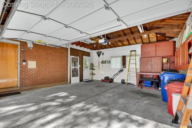 721 Robbinann Drive, Waterford Charter Township, MI 48328