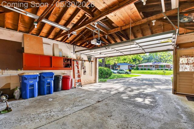 721 Robbinann Drive, Waterford Charter Township, MI 48328