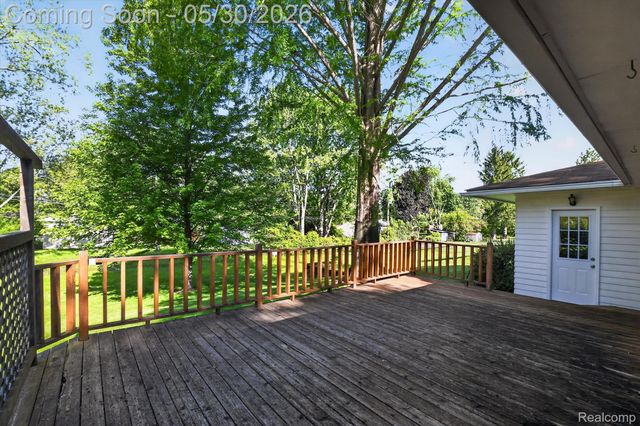 721 Robbinann Drive, Waterford Charter Township, MI 48328
