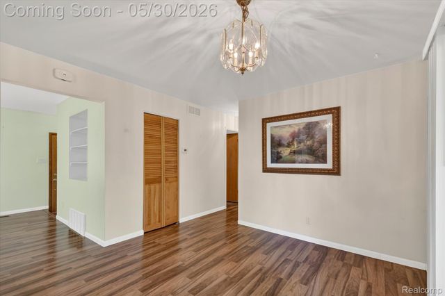 721 Robbinann Drive, Waterford Charter Township, MI 48328