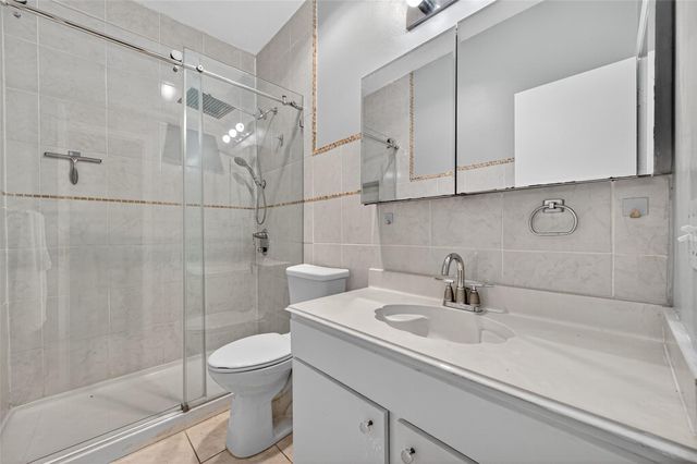 11603 Lakeside Place Drive, Houston, TX 77077