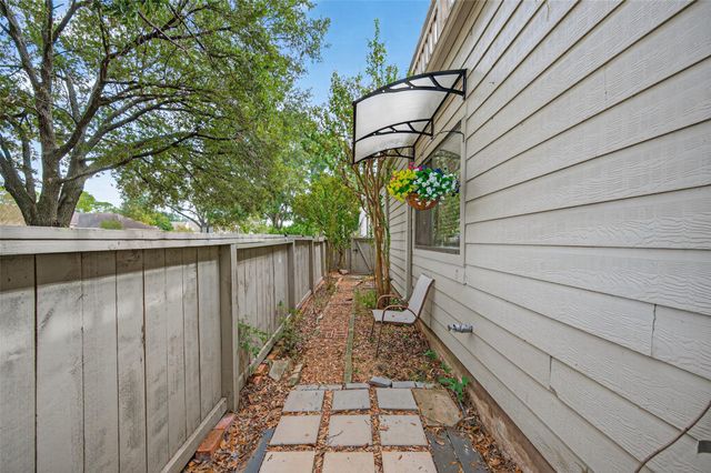 11603 Lakeside Place Drive, Houston, TX 77077