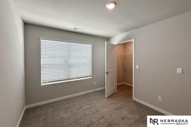 8516 S 184th Way, Omaha, NE 68136