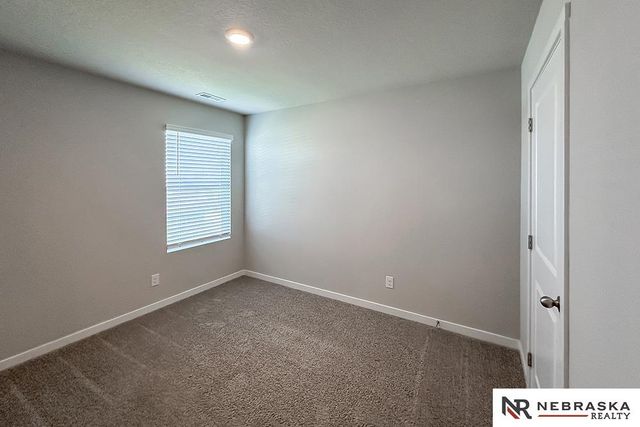 8516 S 184th Way, Omaha, NE 68136