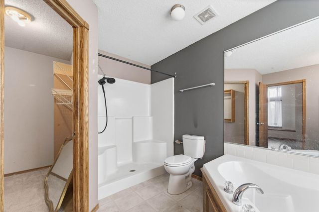 11420 E Pine Meadow Ct, Wichita, KS 67206