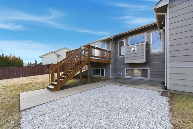 11420 E Pine Meadow Ct, Wichita, KS 67206