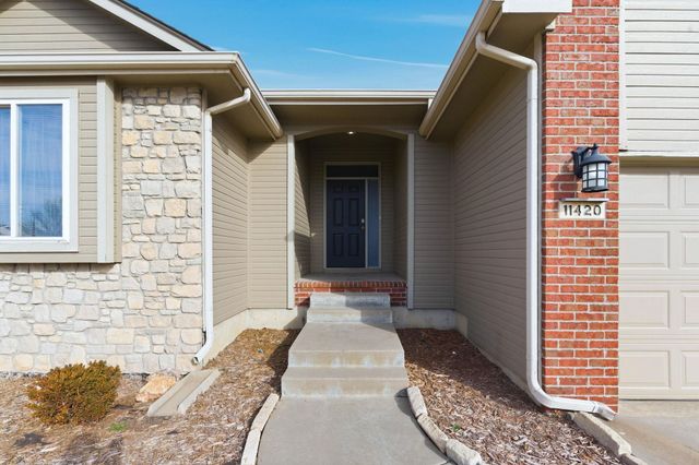11420 E Pine Meadow Ct, Wichita, KS 67206