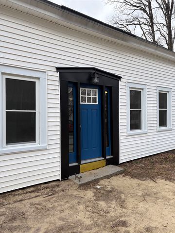 40 Library Road, Grafton, NH 03240