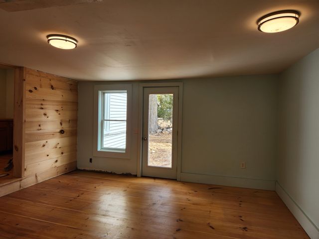 40 Library Road, Grafton, NH 03240