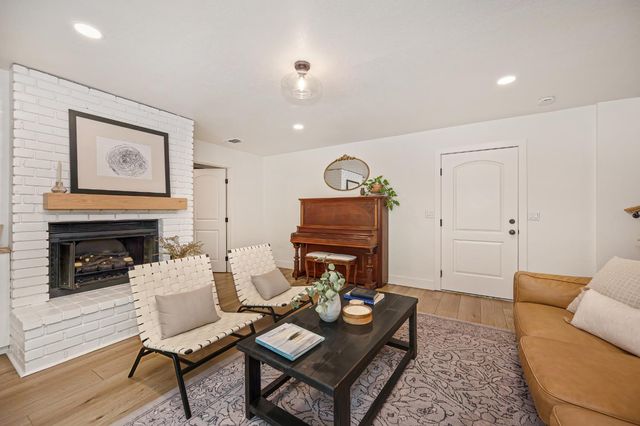 6669 Ventana Dr, Sloughhouse, CA 95683