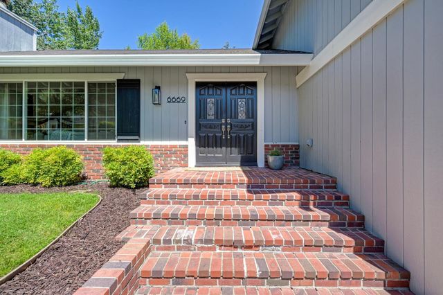 6669 Ventana Dr, Sloughhouse, CA 95683