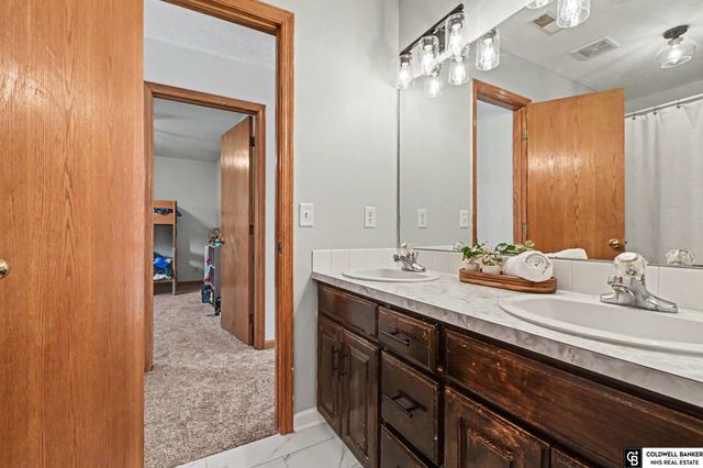 18328 Polk Street, Omaha, NE 68135