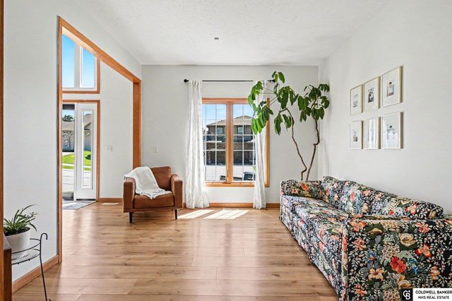 18328 Polk Street, Omaha, NE 68135