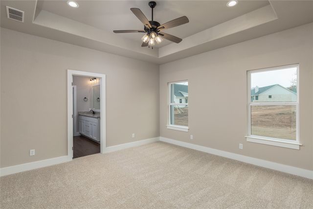 1615 W College Street, Jacksboro, TX 76458