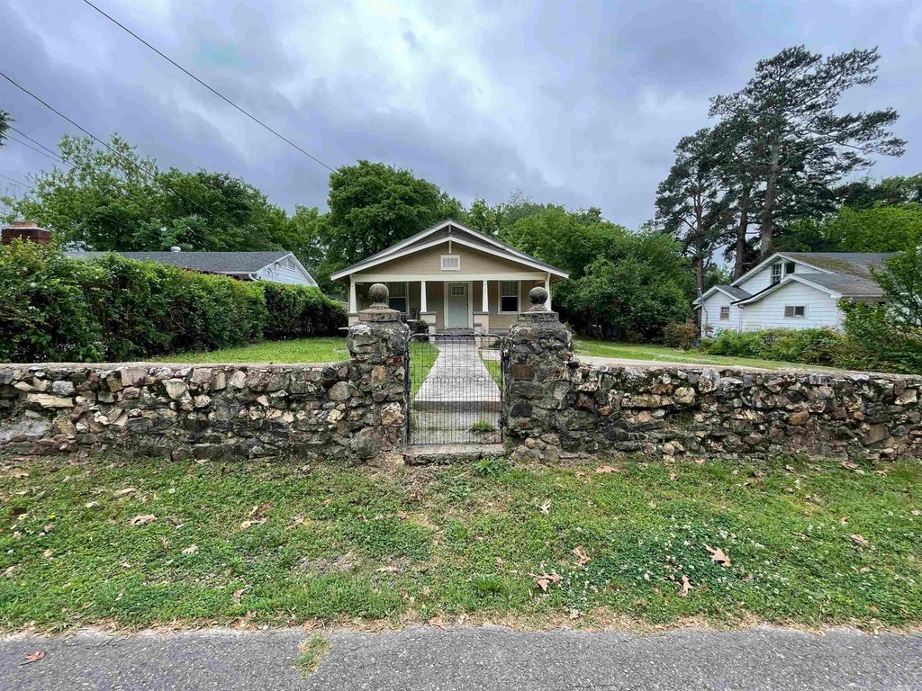 315 Vineyard Street, Hot Springs, AR 71913