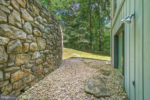 14225 POPLAR HILL RD, Germantown, MD 20874