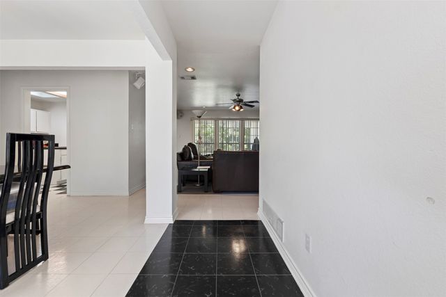 401 Rugged Drive, Red Oak, TX 75154