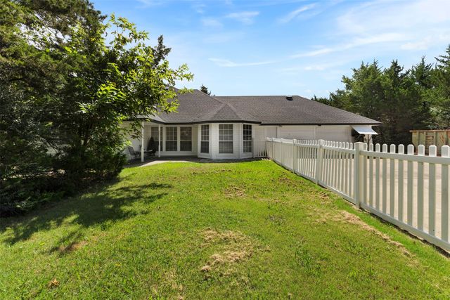 401 Rugged Drive, Red Oak, TX 75154