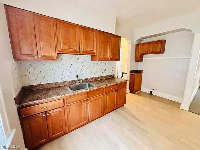 3677 E 153rd Street UP, Cleveland, OH 44120