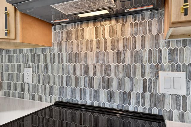 13 Ensenada Lane, Hot Springs Village, AR 71909