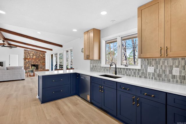 13 Ensenada Lane, Hot Springs Village, AR 71909