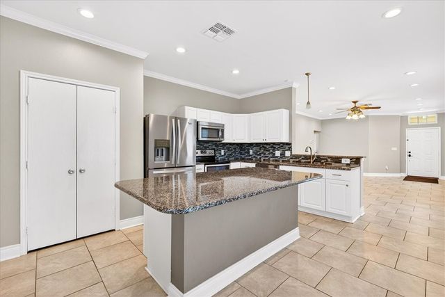 3005 Las Brisas St, Corpus Christi, TX 78414
