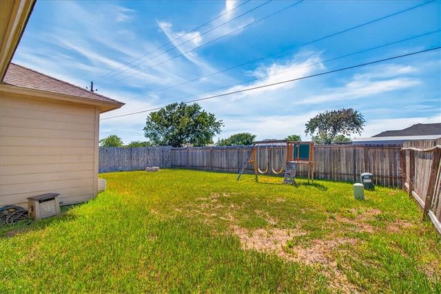 3005 Las Brisas St, Corpus Christi, TX 78414