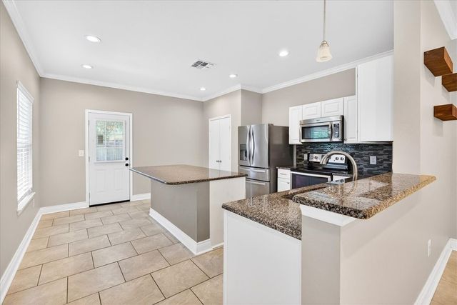 3005 Las Brisas St, Corpus Christi, TX 78414
