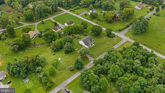 50 LAMAR LN, Shepherdstown, WV 25443