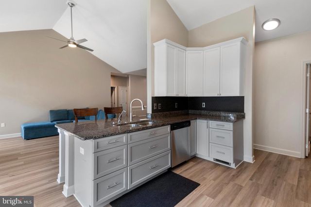 50 LAMAR LN, Shepherdstown, WV 25443
