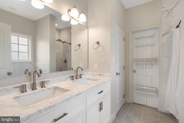 50 LAMAR LN, Shepherdstown, WV 25443