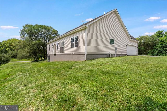 50 LAMAR LN, Shepherdstown, WV 25443