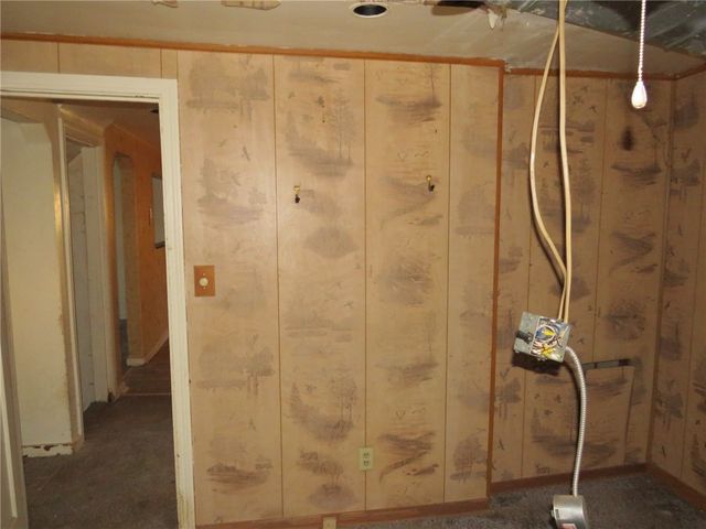 1252 Brinton Rd, Braddock Hills, PA 15221