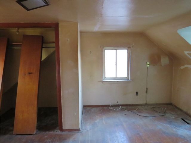 1252 Brinton Rd, Braddock Hills, PA 15221