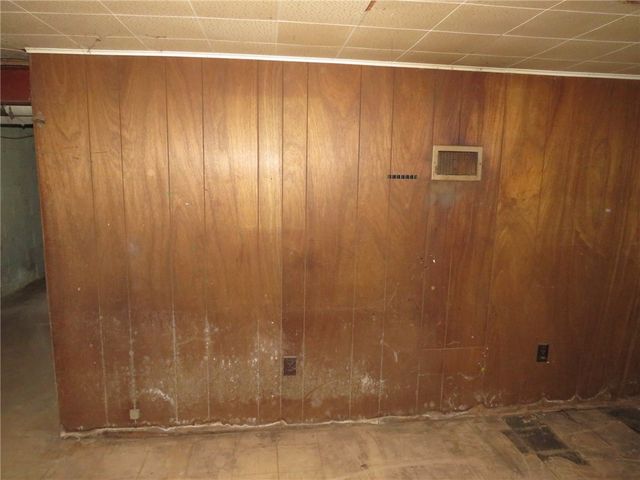 1252 Brinton Rd, Braddock Hills, PA 15221